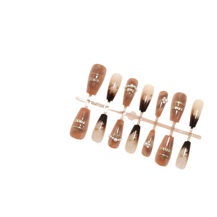 Nail Art Set with Elegant Gradient and Pearled Accents Bowlift