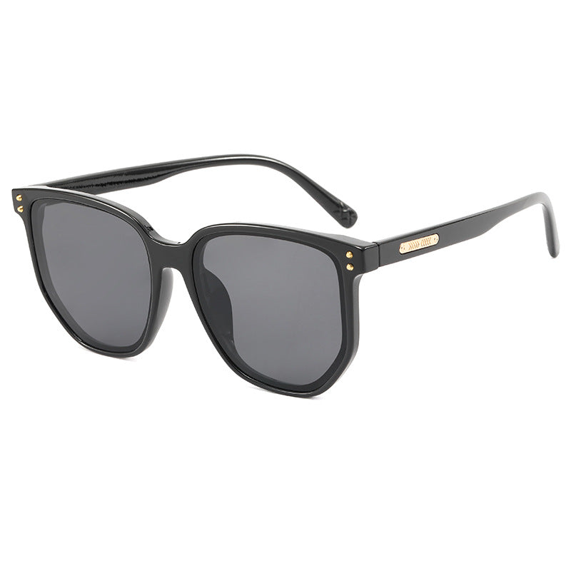 Women's Fashionable Oversized Sunglasses with Sturdy Plastic Frame Bowlift