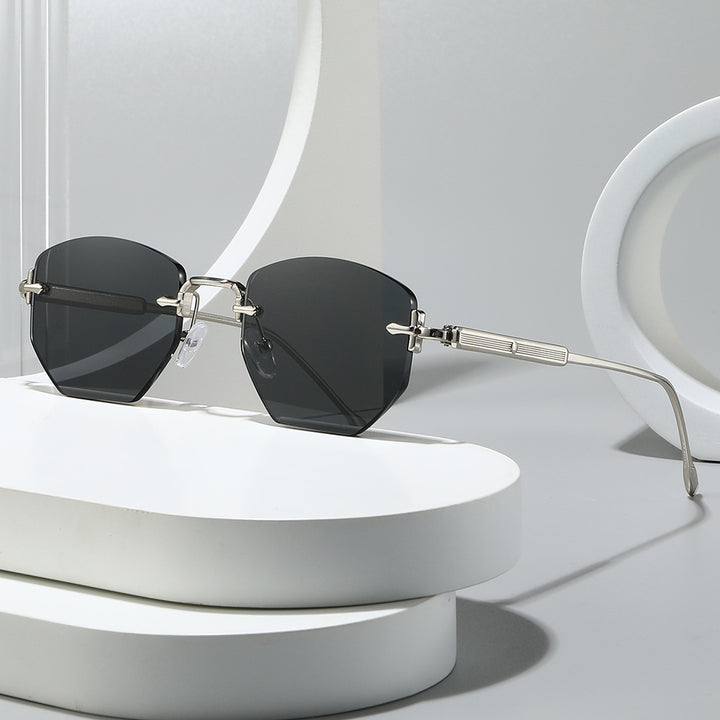 Geometric Frame Sunglasses with Elegant Gold Accents Bowlift