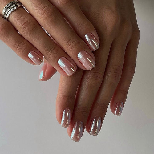 Elegant Nail Art in Rose Metallic Look Bowlift