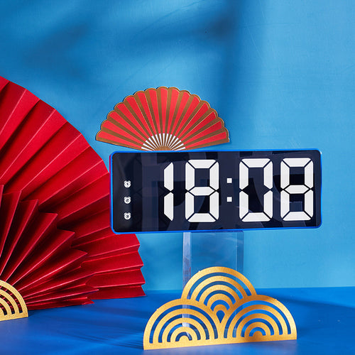Digital radio clock with temperature display Bowlift