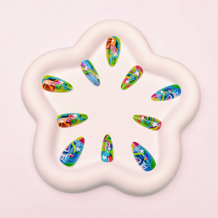 Artistic Swirl Nail Art Bowlift