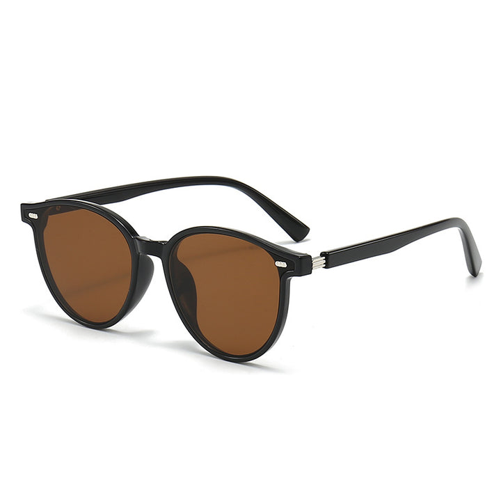 Retro-Inspired Round Frame Sunglasses
