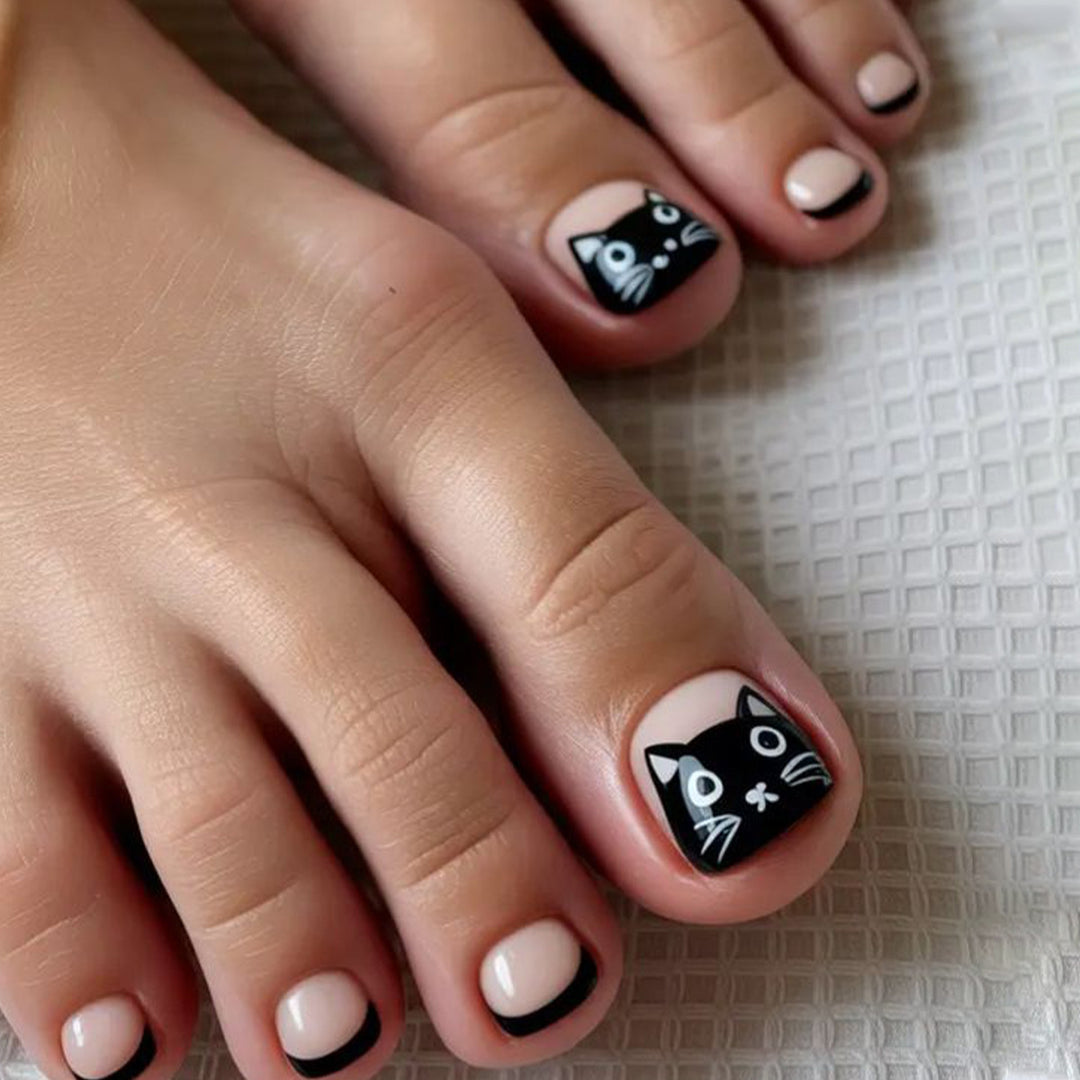 Cat-Themed Pedicure Nail Art Bowlift