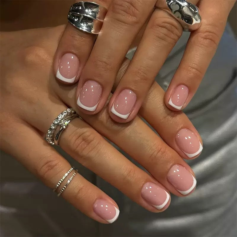 Artificial nail set with elegant French design Bowlift