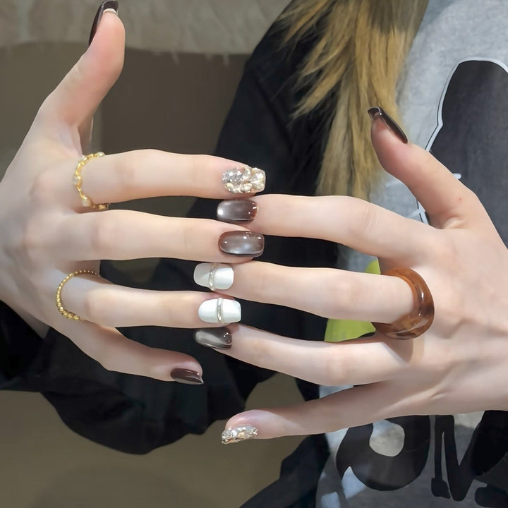Press-On Nail Art Set with Ombre and Glitter Accents Bowlift