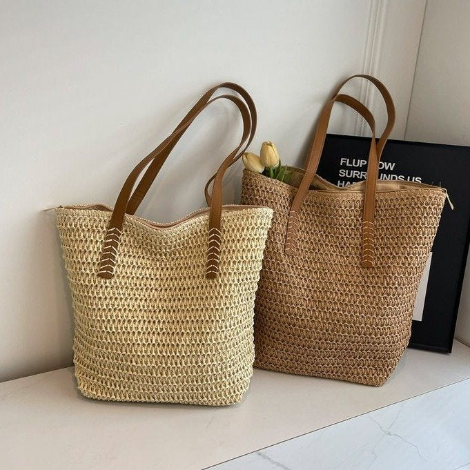 Handbag Made Of Naturally Braided Material Bowlift