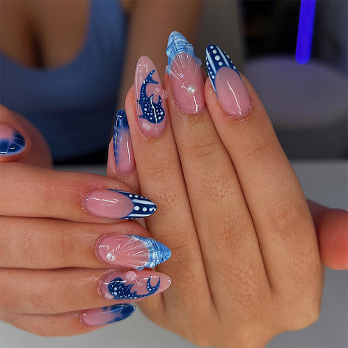 Creative nail art set with a maritime design and elegant accents Bowlift