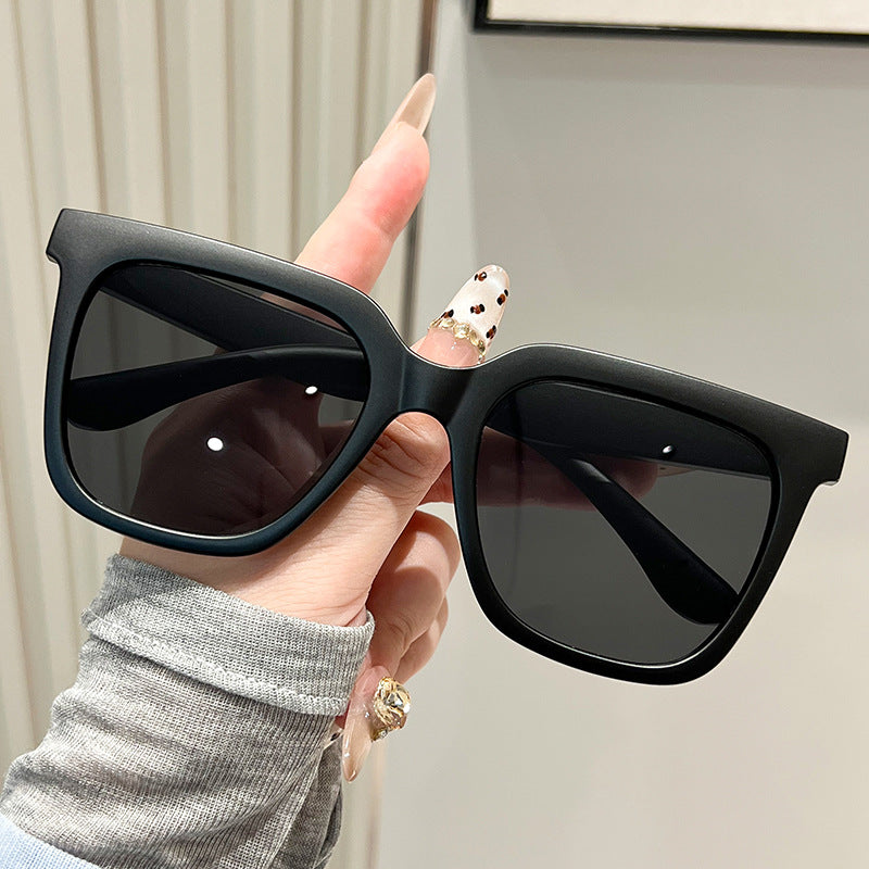 Women's oversized sunglasses with matte frame Bowlift