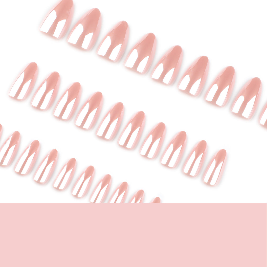 High-gloss stiletto nails Bowlift