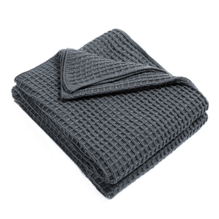 Women knitted throw blanket Bowlift