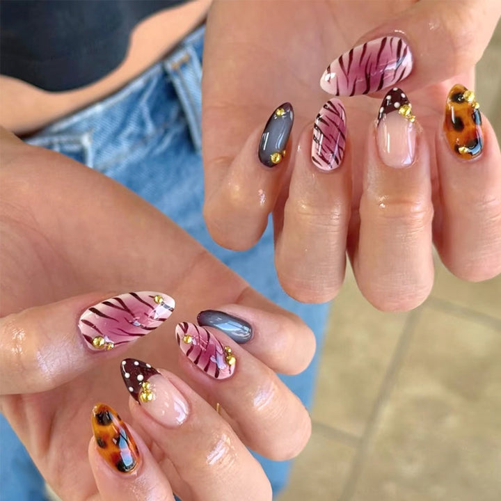 Elegant Heart-Designed Press-On Nail Tips Bowlift