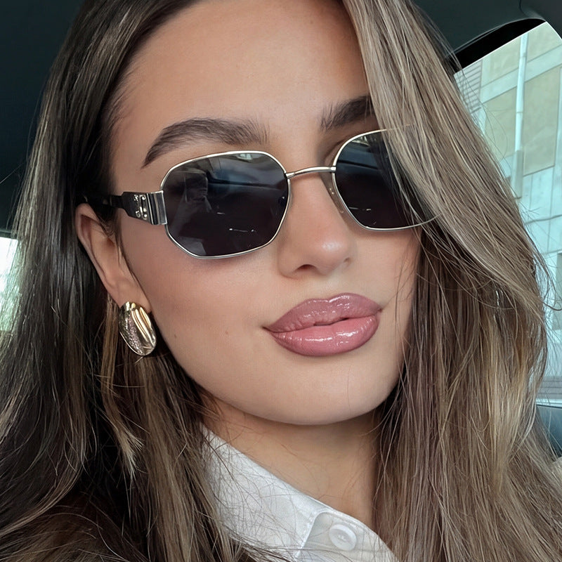 Women's geometric sunglasses in modern design with polarized lenses Bowlift