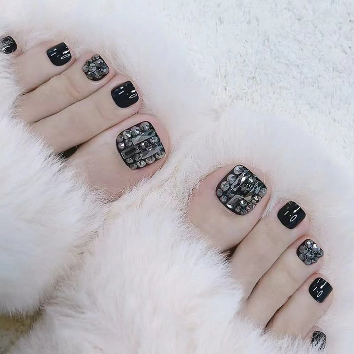 Artful toenails with glitter accents Bowlift