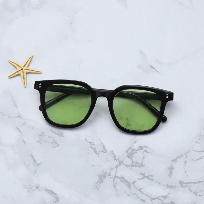 Fashion-Forward Oversized Square Sunglasses Bowlift