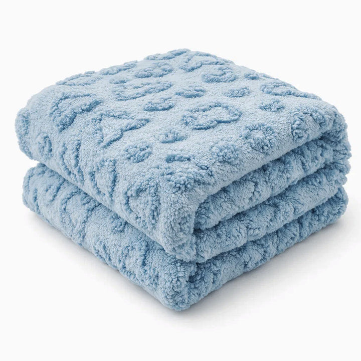 Women's Cozy Fleece Blanket with Heart Design Bowlift