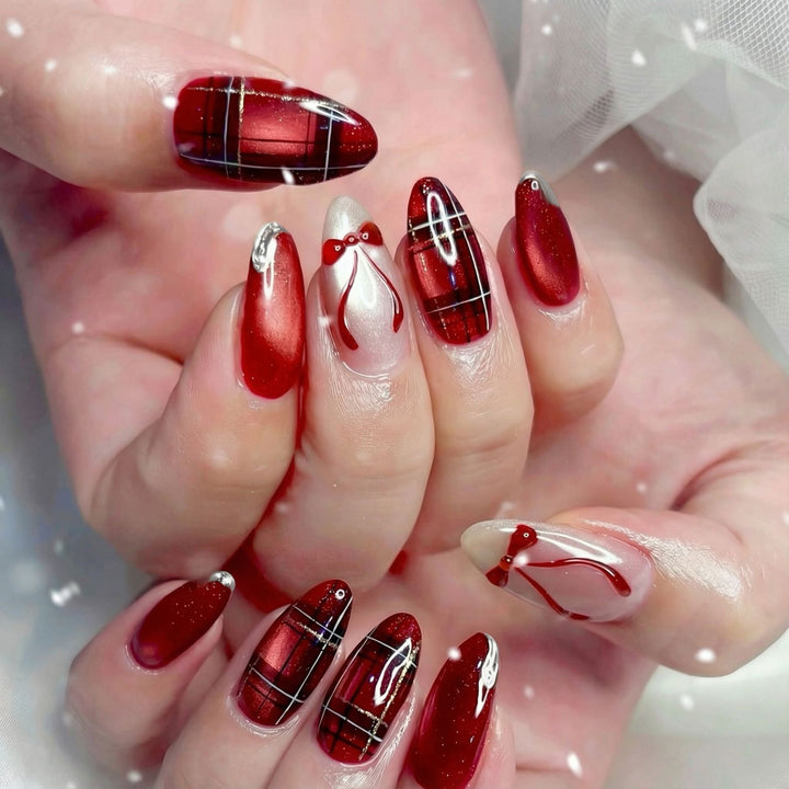 Artificial nail set with elegant rose and gold embellishments Bowlift