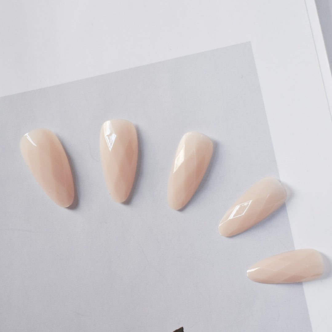 Diamond-Shaped Glossy Nail Extensions Bowlift
