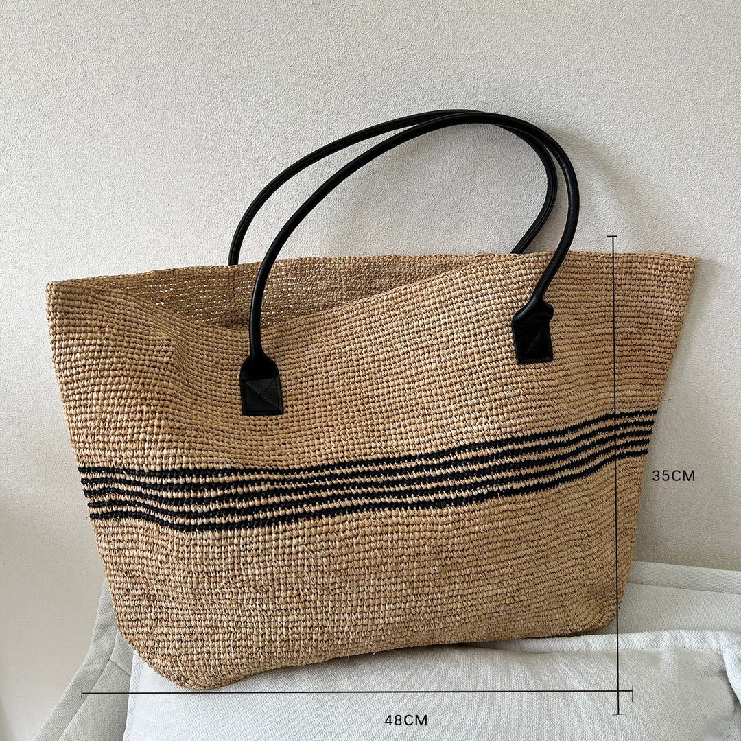 Handmade straw bag with fashionable striped pattern Bowlift