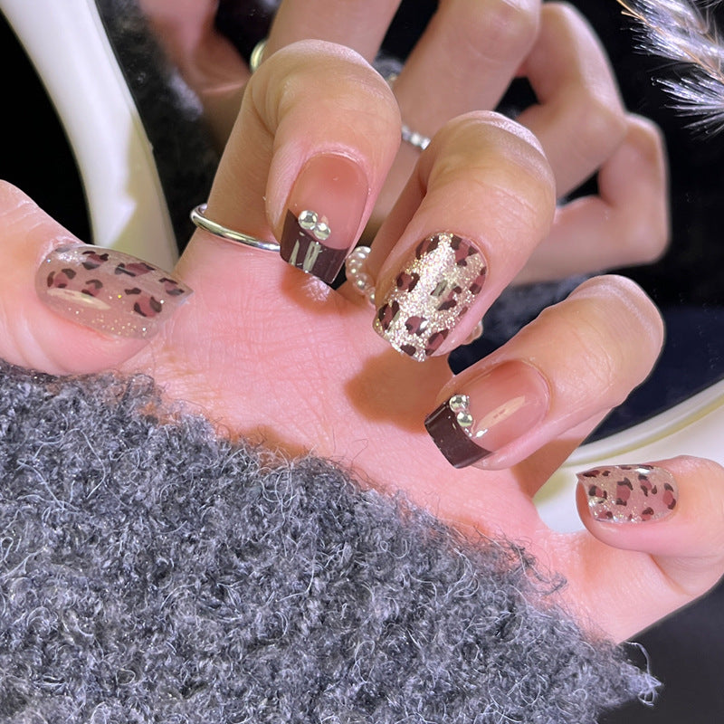 Elegant Press-On Nail Set with Glitter and Gloss Finish Bowlift