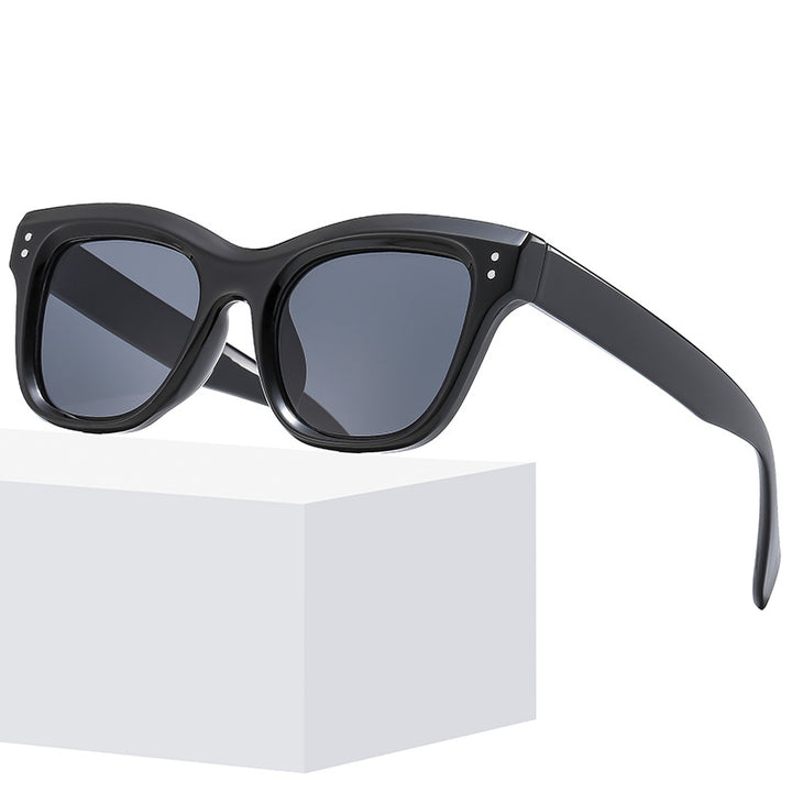 Ladies fashionable sunglasses with distinctive, angular frame Bowlift