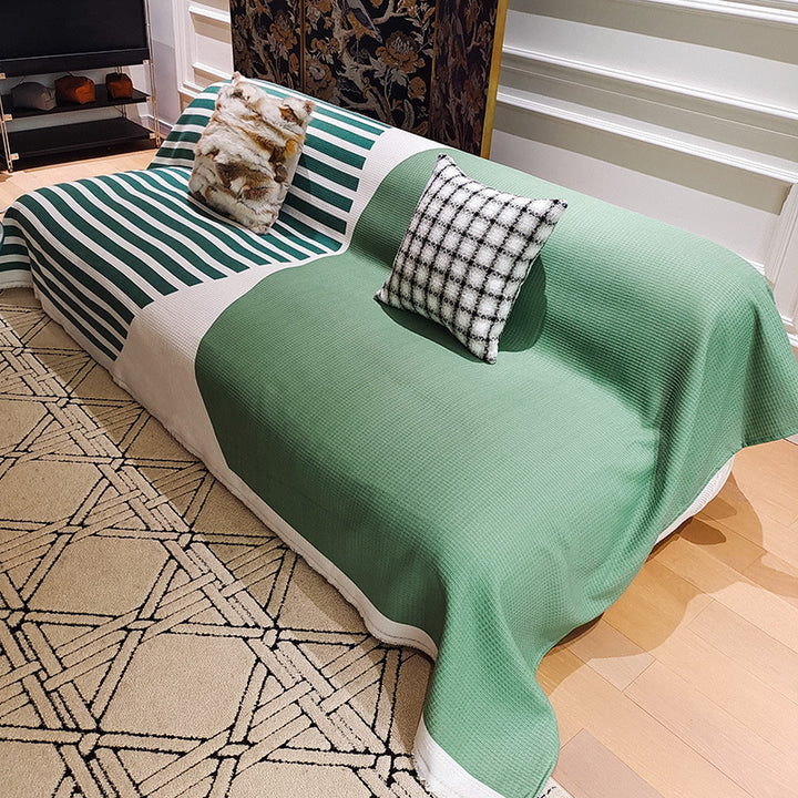 Cozy Geometric Pattern Throw Blanket