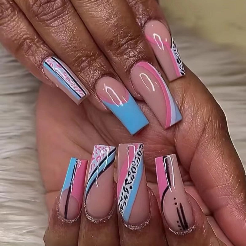 Trendy artificial nails with leopard print Bowlift
