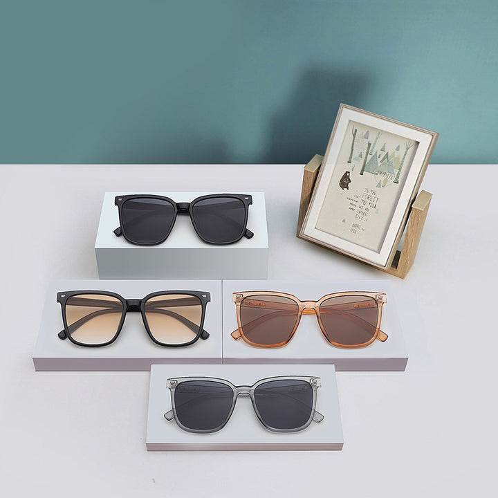Women's Designer Sunglasses in Casual Stylish Frame Bowlift