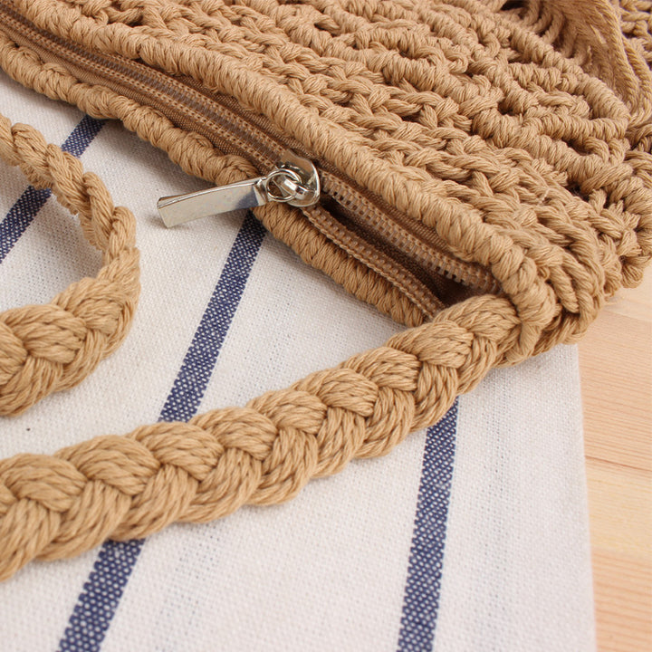 Handcrafted macrame shoulder bag with fringes Bowlift
