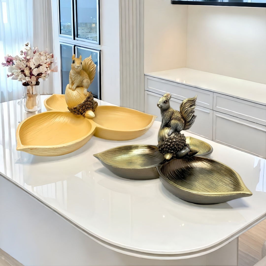 Decorative bowl with squirrel motif Bowlift