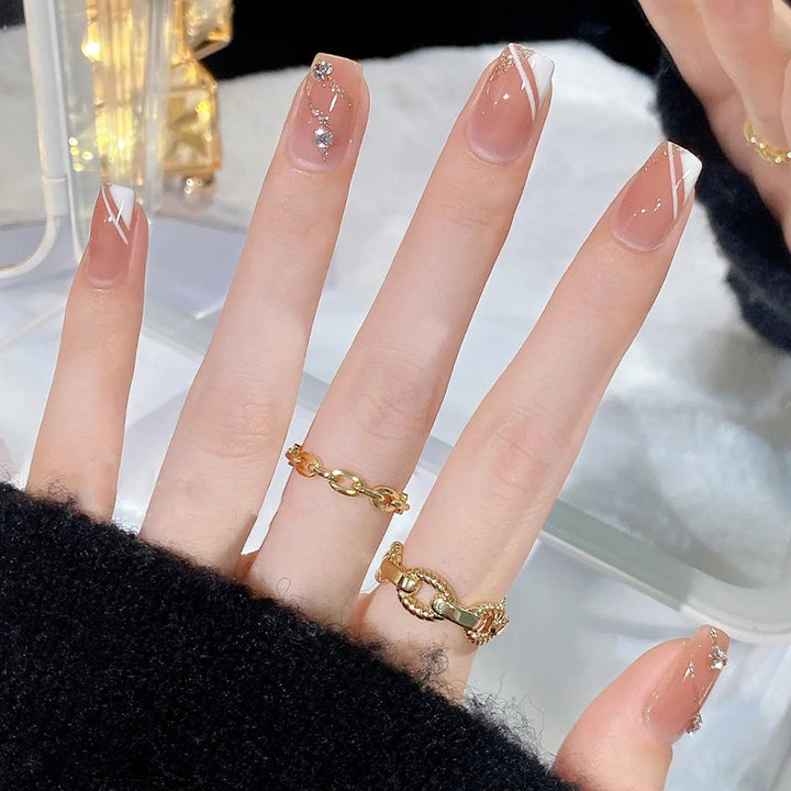 Stylish glitter decorated artificial nails Bowlift