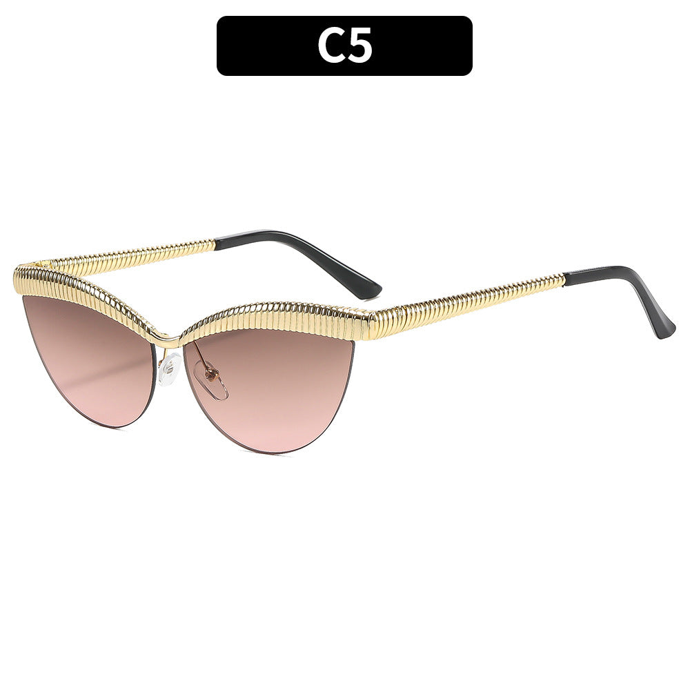 Elegant Cat-Eye Sunglasses with Metallic Accents