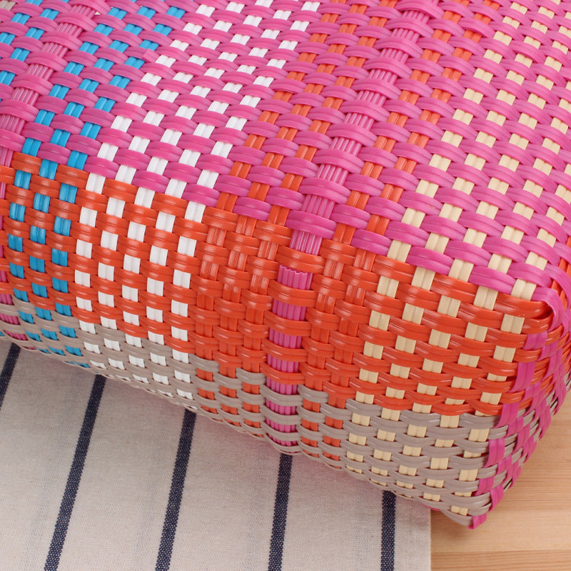 Trendy shopping bag made of handwoven material with playful details Bowlift