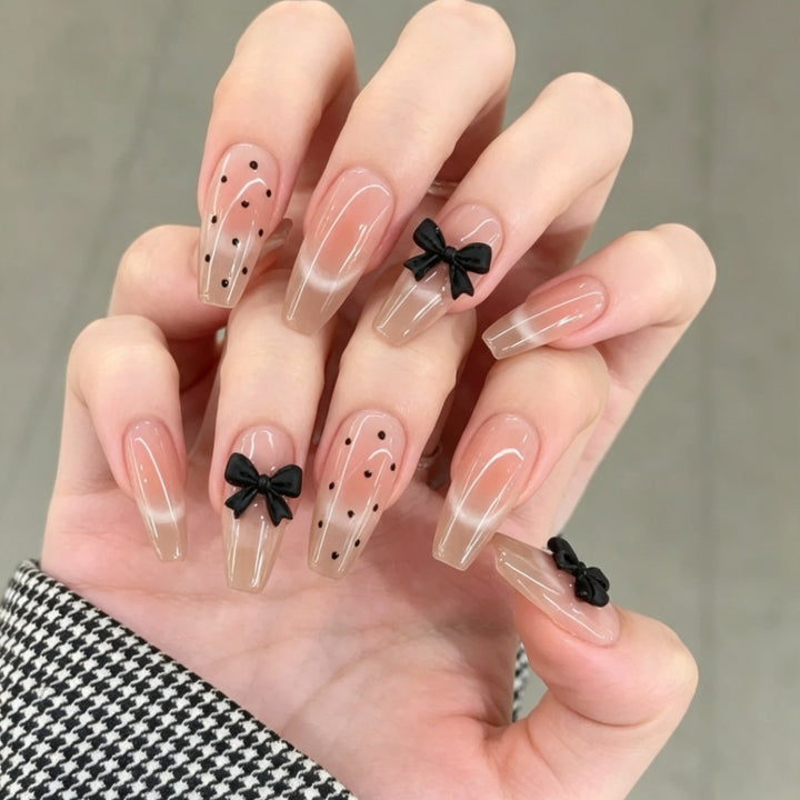 Fashionable Nail Art Bowlift