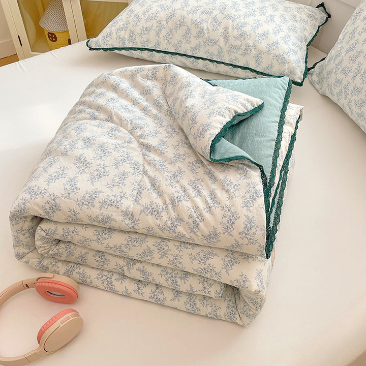Ladies comfort duvet with delicate floral pattern and high-quality filling Bowlift