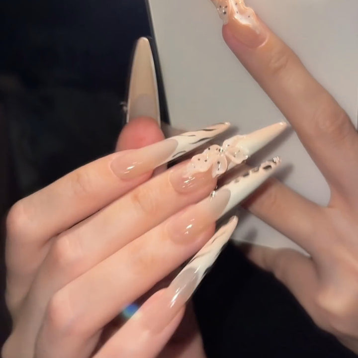 Elegant artificial nails with flower and animal design Bowlift