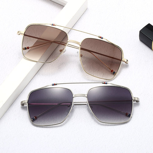 Ladies trendy curved glasses with narrow metal frame Bowlift