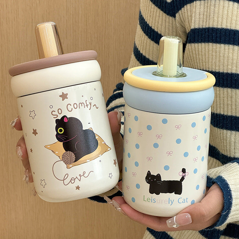 Women's water bottle with innovative silicone cap and playful design Bowlift