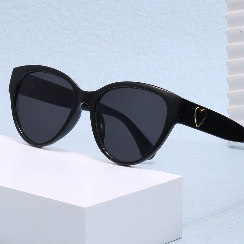 Women's Cat-Eye Sunglasses with Luxurious Leopard Print and Charming Details Bowlift