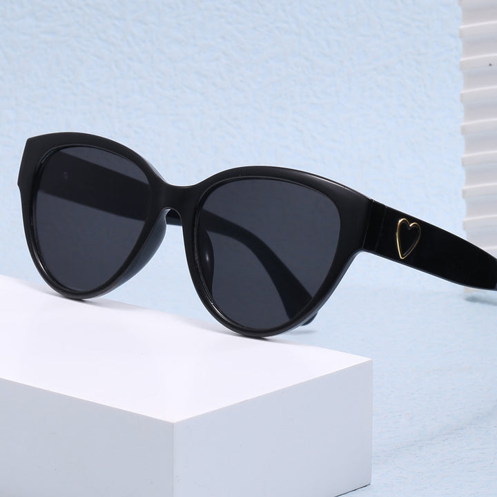 Women's Cat-Eye Sunglasses with Luxurious Leopard Print and Charming Details Bowlift