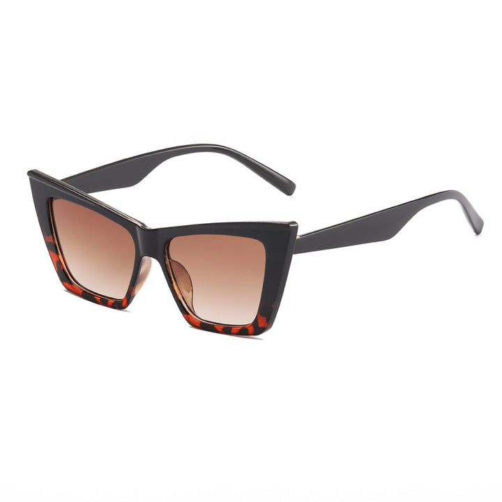 Women's stylish sunglasses in modern design Bowlift