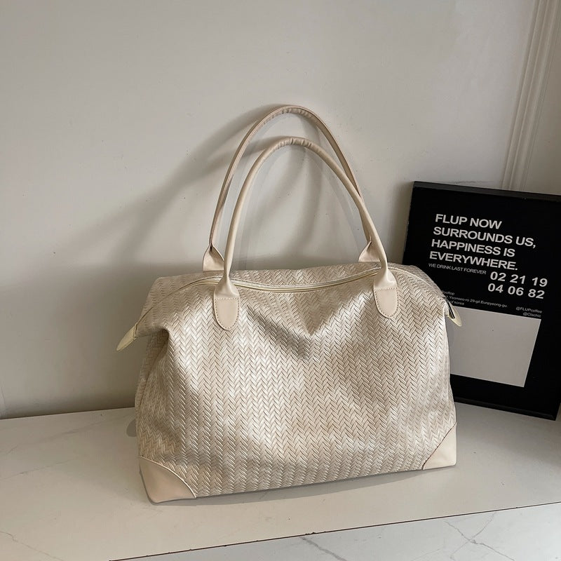 Luxurious Travel Bag In Modern Zigzag Pattern Bowlift