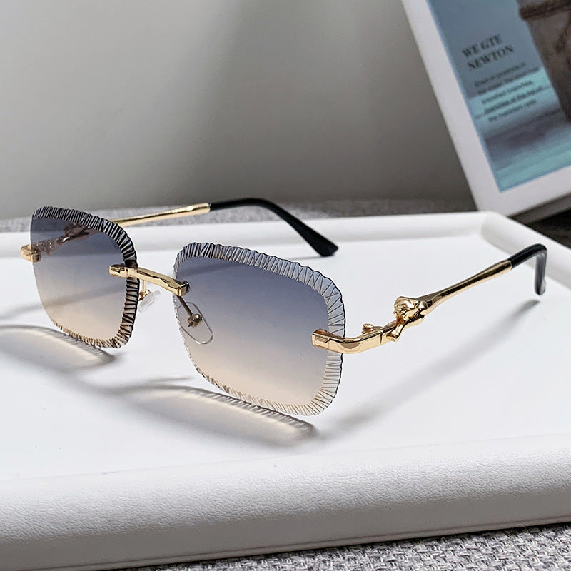 Women's fashionable sunglasses with textured frame and subtle gradient Bowlift