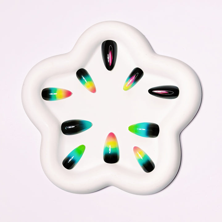 Creative press-on nails with shimmering gradient color Bowlift