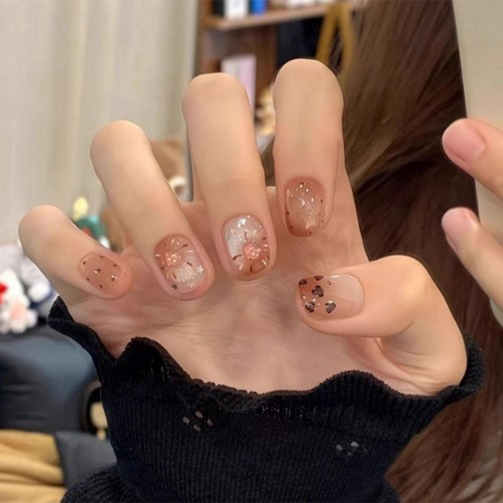 Glamorous artificial nails with glitter and ombre design Bowlift