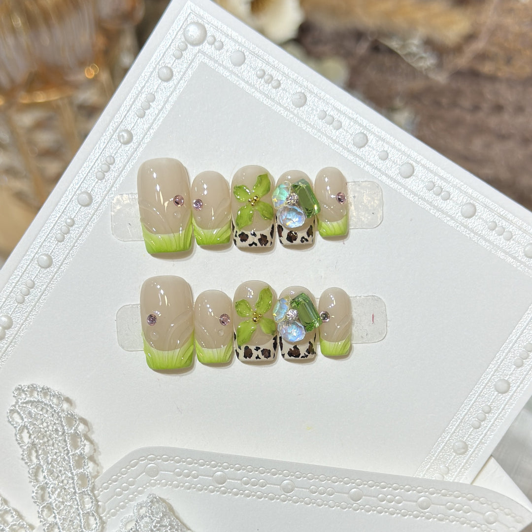 Floral-Themed Press-On Nail Set Bowlift