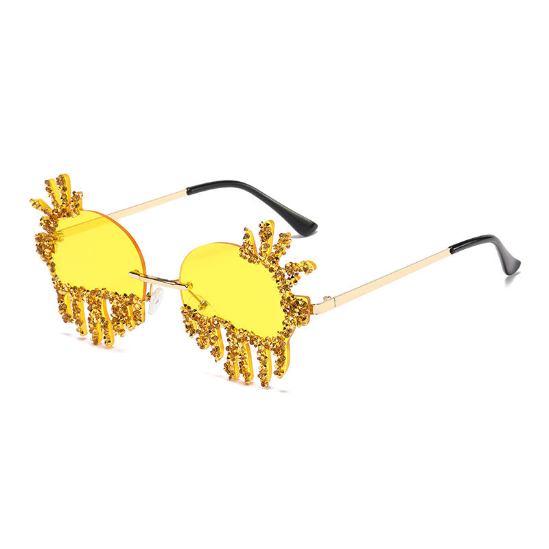 Women Extravagant Sunglasses with Sparkling Rhinestone Decorations Bowlift