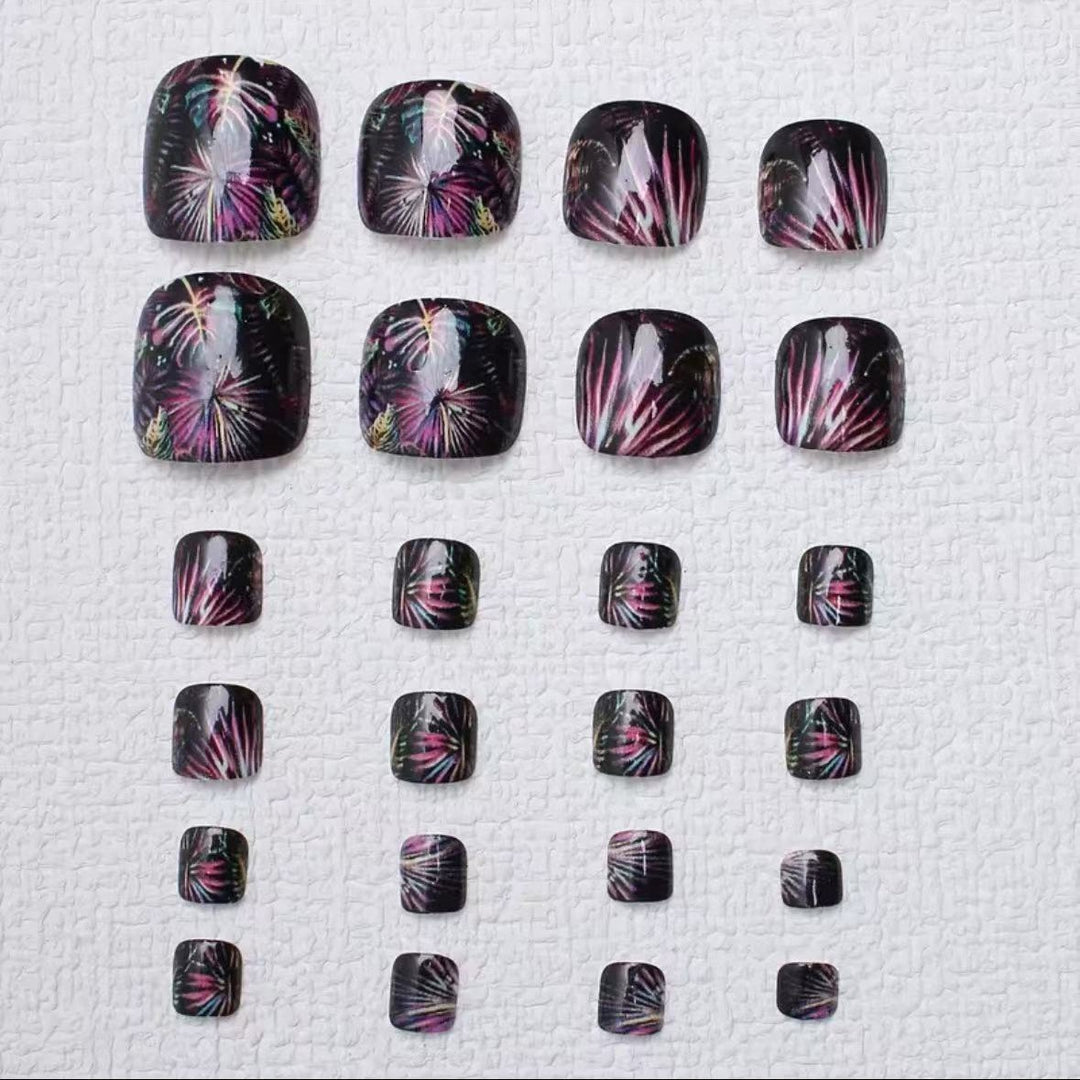 Nail art set with creative floral design Bowlift