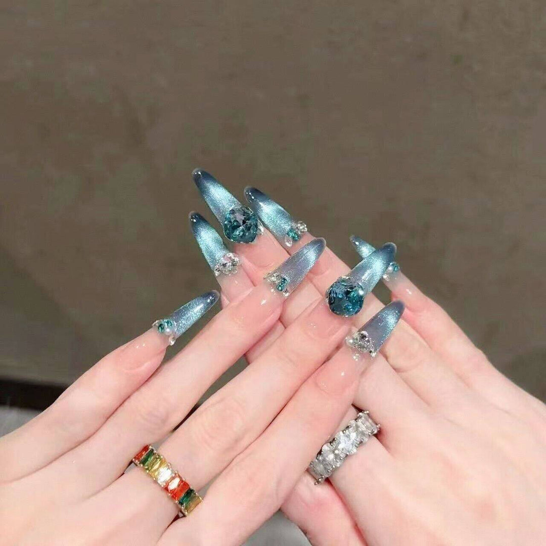 Artistic Press-On Nail Set Bowlift