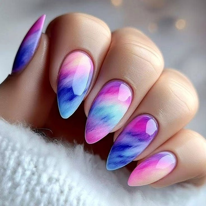 Creative Artificial Nails in Modern Ombre Design Bowlift